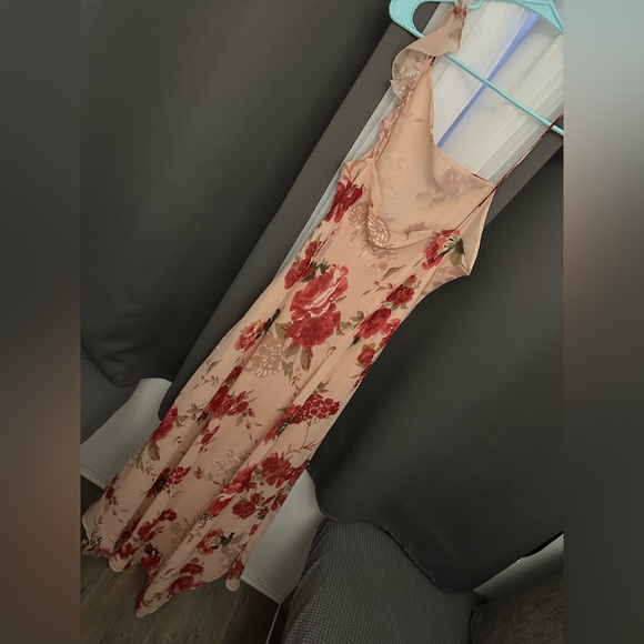 Feminine Floral Sequined Maxi Dress Size Large - Picture 5 of 8